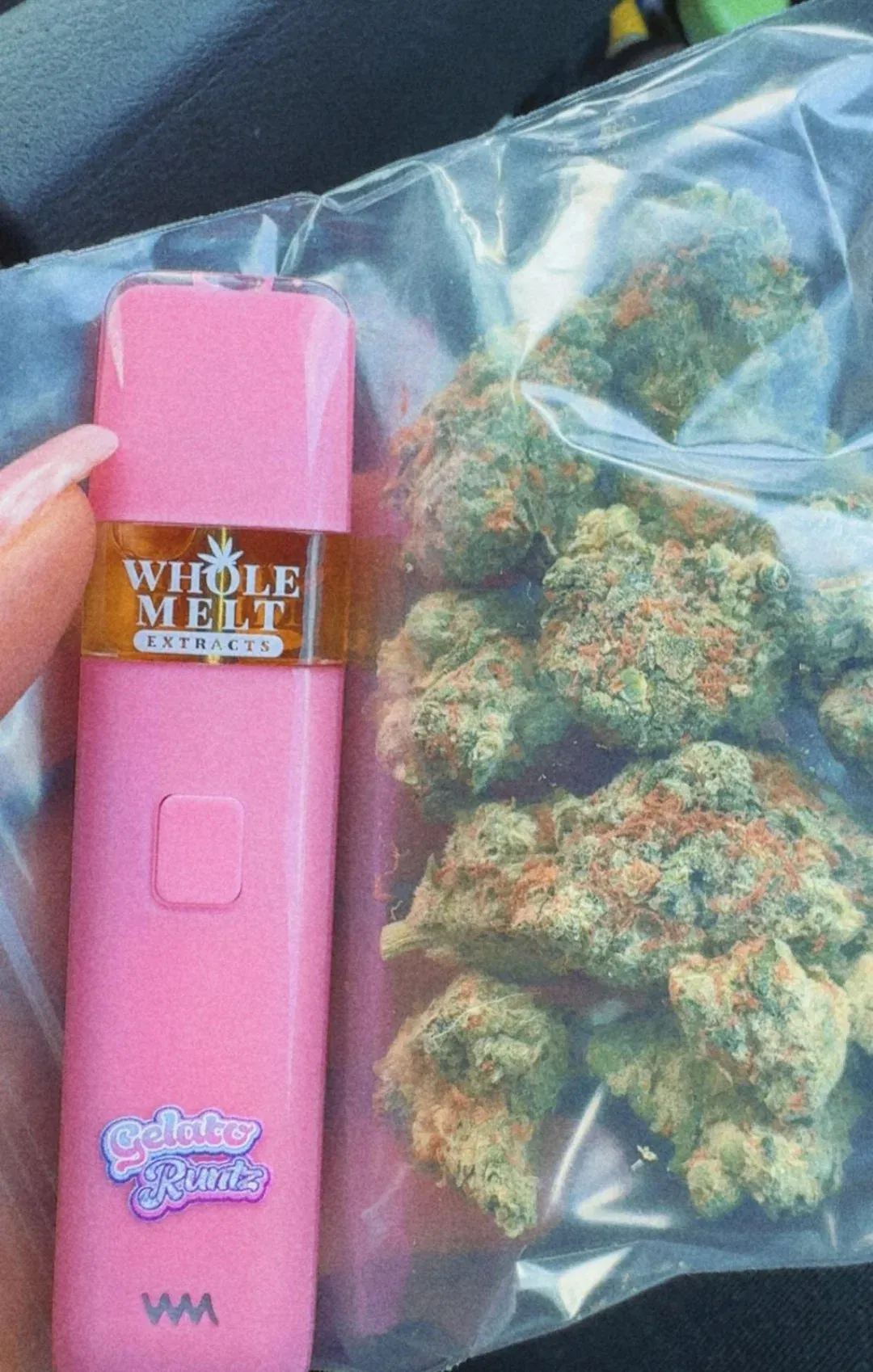 Zweiter Gary Payton Bud mit violetten Akzenten und starker Trichom-Schicht.